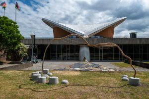 Temitayo Ogunbiyi,&nbsp;You will forge paths beyond your grandmother&#39;s imaginings (2023), seating area, Manila rope, stainless steel, concrete, dimensions vary. Courtesy of the artist. Installation view of the exhibition, Haus der Kulturen der Welt (HKW), 2023.&nbsp;
