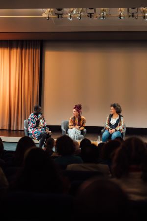 Gespr&auml;ch mit Brenda Akele Jorde und Sarah Deichsel, moderiert von Marie Helene Pereira, Haus der Kulturen der Welt (HKW), 3.3.2024.&nbsp;
