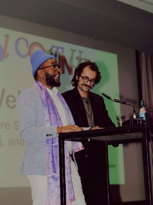 Willkommensrede von Kenan Khadaj und Dzekashu MacViban, Kuratoren (Literatur- und Oralturpraktiken) am Haus der Kulturen der Welt (HKW), 11.4.2025
