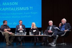 Democracy Lecture 2016: Paul Mason – Nach dem Kapitalismus?!. Frank Rieger, Paul Mason, Friederike Habermann, Hans-Jürgen Urban und Mathias Greffrath