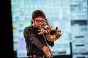 Time’s Attack on the Rest of Life: Experiment. Felix Del Tredici