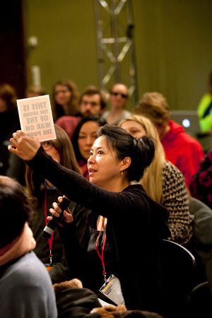 Former West. Dokumente, Konstellationen, Ausblicke