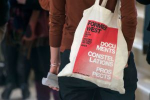 Former West. Dokumente, Konstellationen, Ausblicke