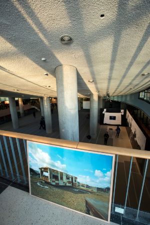 Former West. Dokumente, Konstellationen, Ausblicke