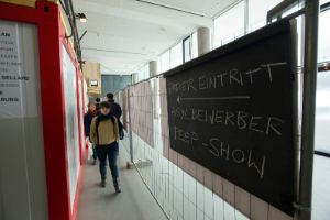 Former West. Dokumente, Konstellationen, Ausblicke