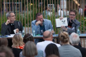 International Literature Award 2014. "As Long as There Are Stories" - Jörg Plath, Georgi Gospodinov, Alexander Sitzmann (v.l.n.r.)