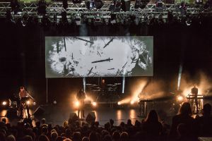 Krieg singen . Laibach