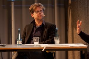 Sprache und Wissen. Wolfgang Heiniger (Komponist, Musiker, Kurator und Professor für intermediale Komposition) 