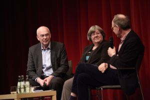 Tatort: Schlachtfeld (Magdeburg). Ernst Piper, Rosemarie Hein und Christhard Läpple (ZDF)