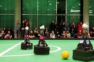 Unmenschliche Musik. Compositions by Machines, by Animals and by Accident